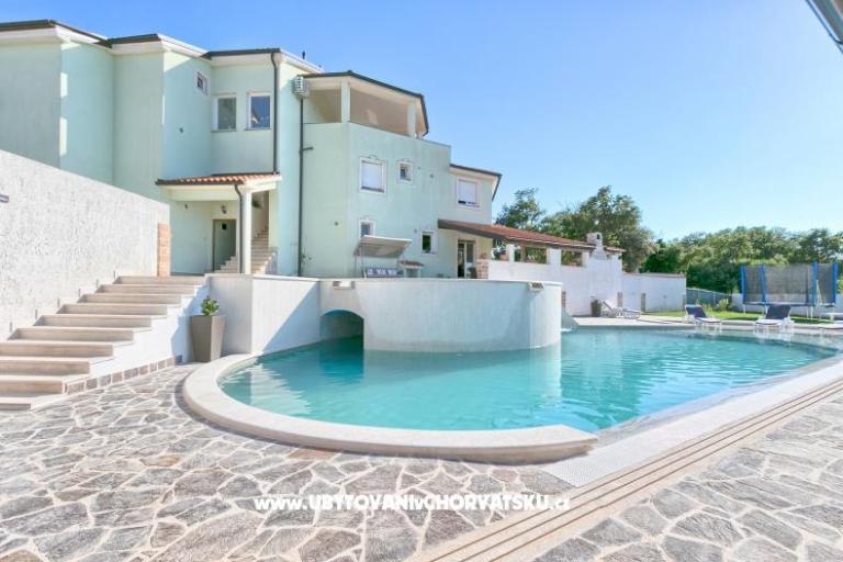 Apartments with pool Štinjan – photo 6