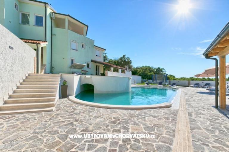 Apartments with pool Štinjan – photo 7