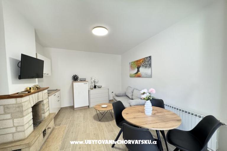 Flowers Apartments Pula – photo 14