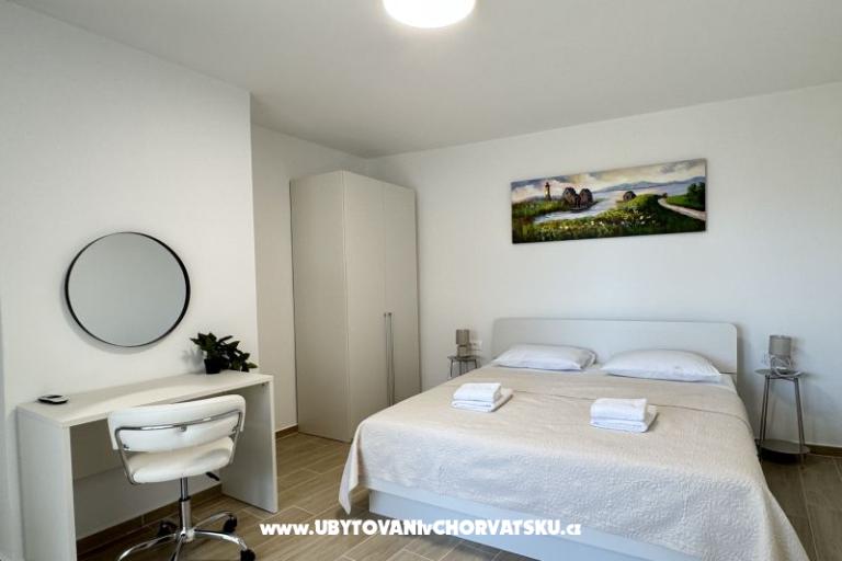 Flowers Apartments Pula – photo 17