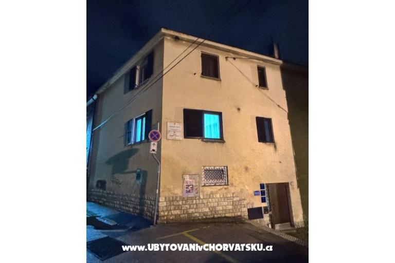 Flowers Apartments Pula – photo 23
