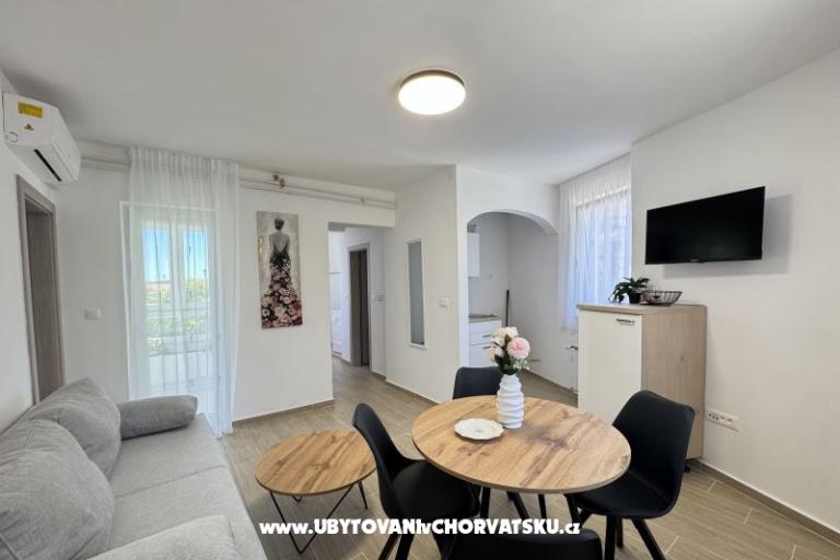 Flowers Apartments Pula – photo 7