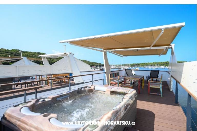 House boat Water lily – photo 2