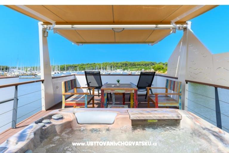 House boat Water lily – photo 4