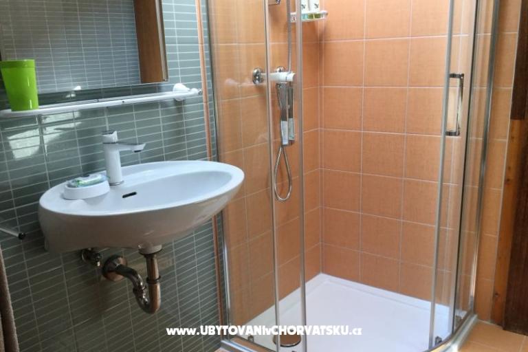 Apartments Anny with pool – photo 42