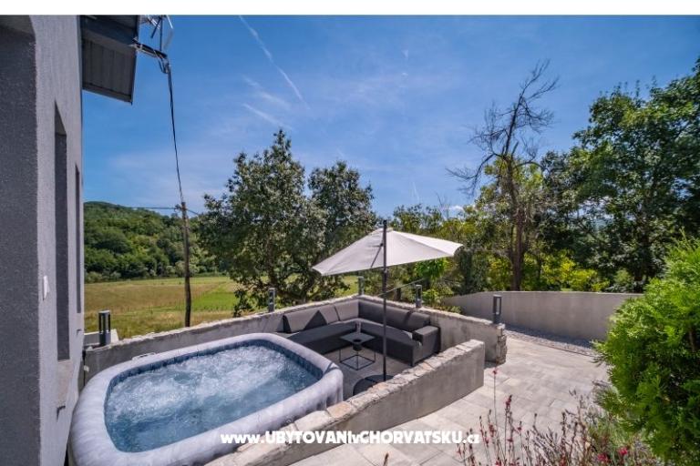 Riverside house pool jacuzi sauna – photo 24