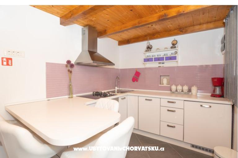 Kamene kuće Nikola – photo 29