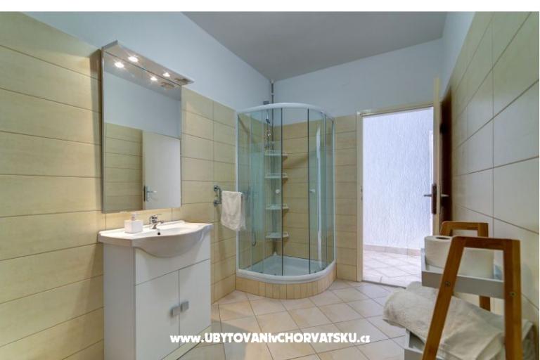 Apartment Marta za 6 osoba  – photo 16