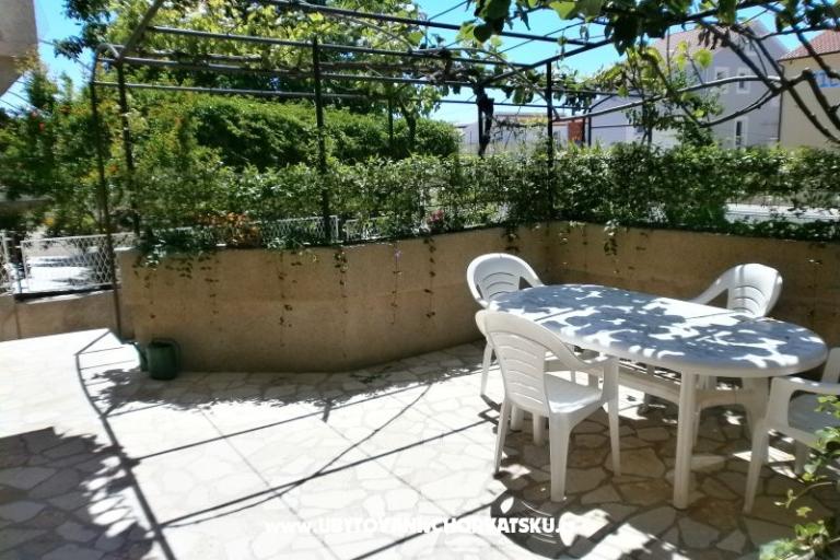 Apartments Jurišić – photo 7