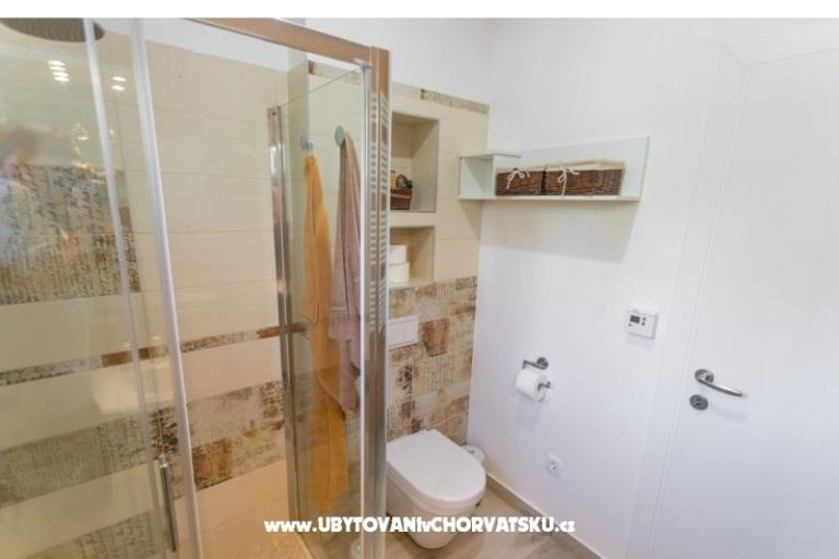 Holliday Home D&amp;A – photo 13