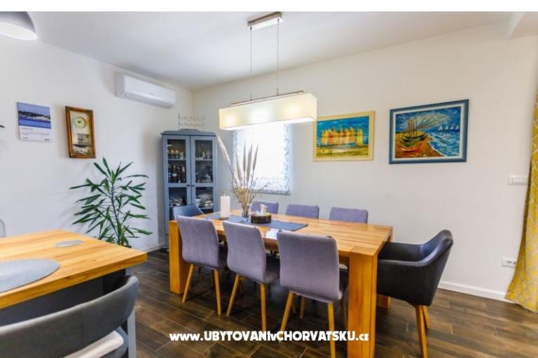 Holliday Home D&amp;A – photo 16