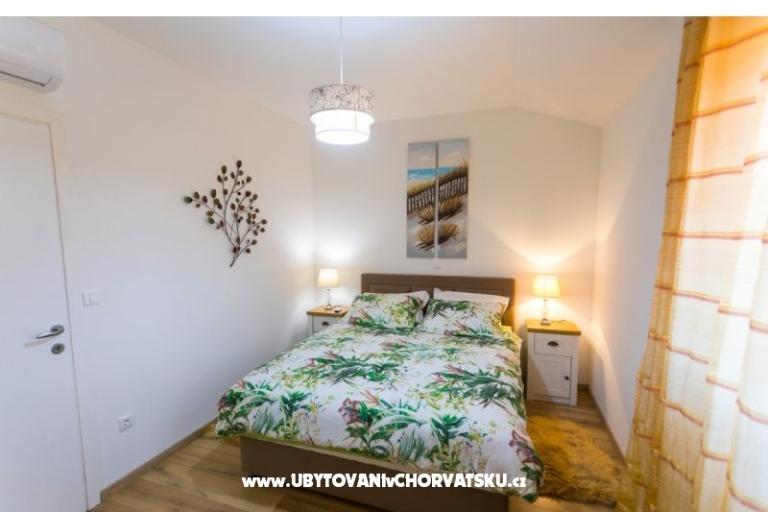 Holliday Home D&amp;A – photo 9