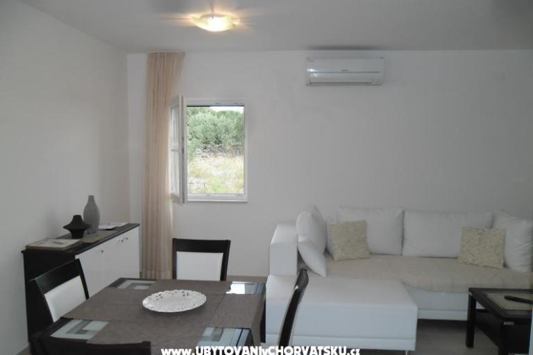 Apartments Dragun Stomorska – photo 6