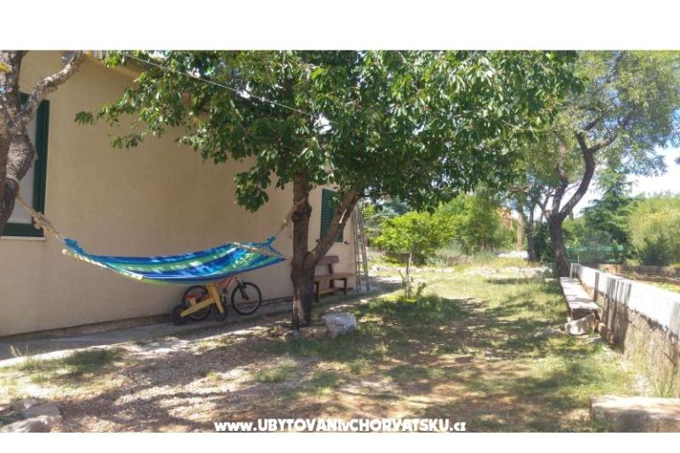 Countryside house with pool – photo 10