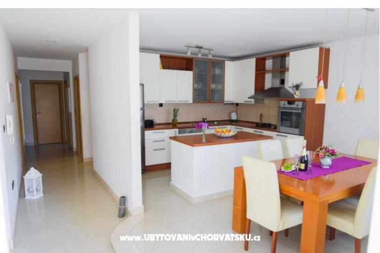 HolidayHomeSpalato-pool apartments  – photo 15