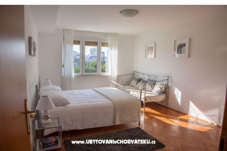 Spacious Apartment in City Center  – photo 11