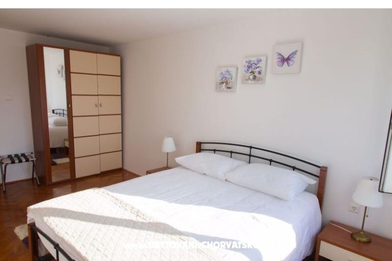 Spacious Apartment in City Center  – photo 13
