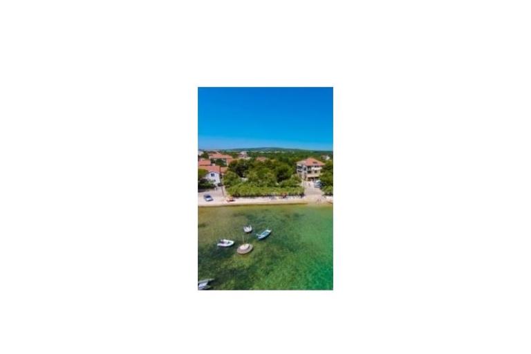 Apartment on the beach Lola – photo 3