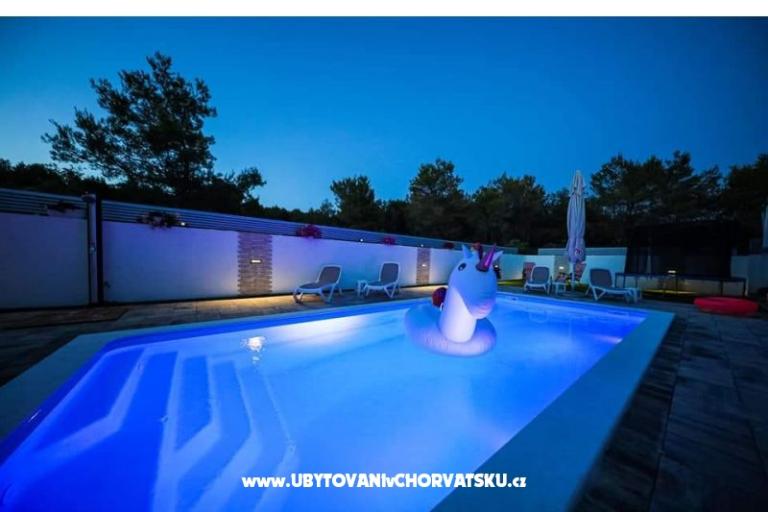 Apartment ANAI with private  pool – photo 9