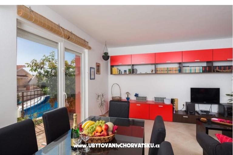 LAURA, 110 m2 pool, 100 m to beach – photo 7