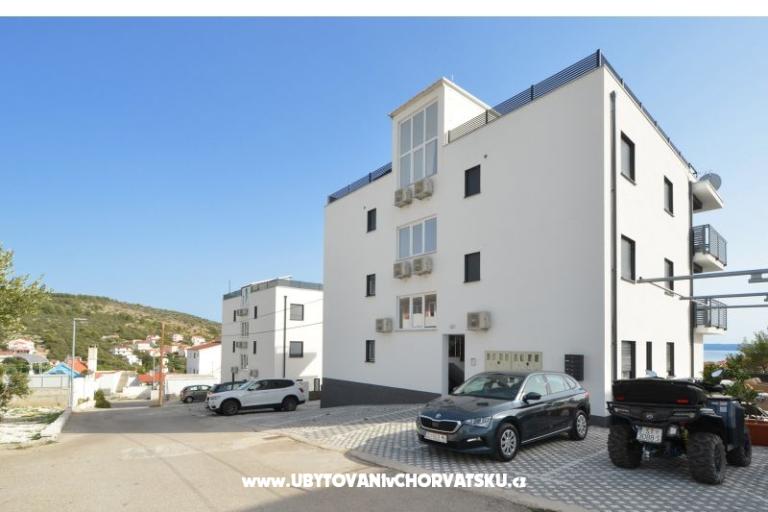Linda – photo 22