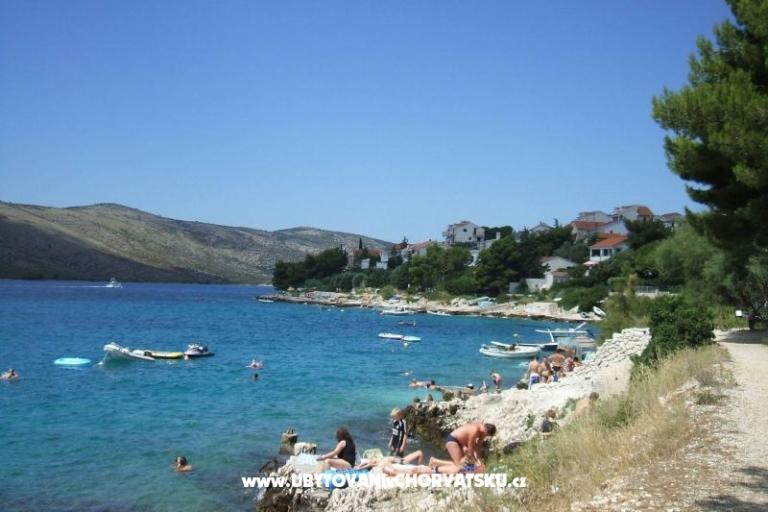 Apartments Milović 30 m od more – photo 13