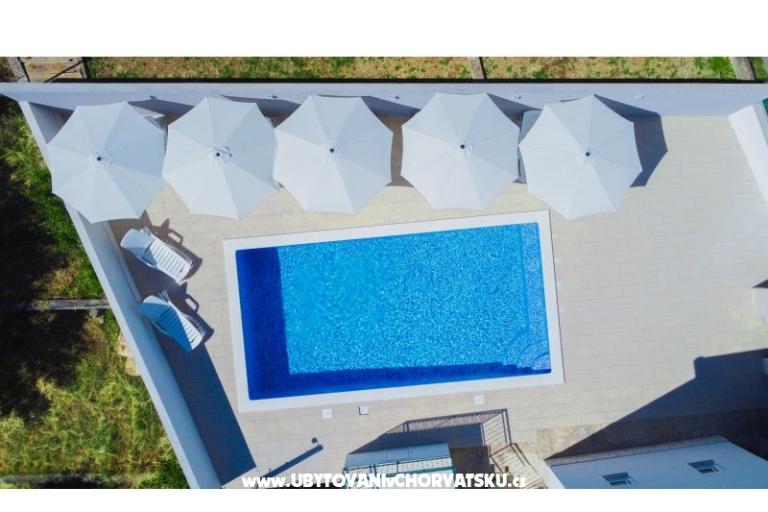 Apartments Milović 30 m od more – photo 7