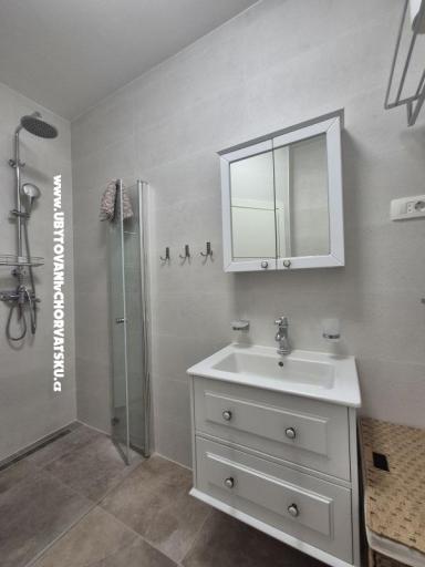 The Three Flowers Pool House – photo 46