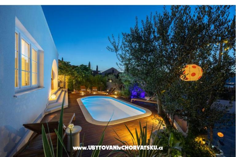 The Three Flowers Pool House – photo 70