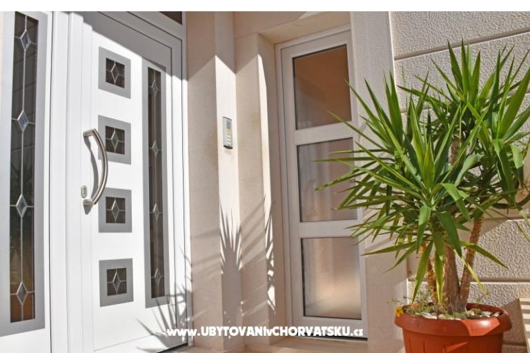 Apartments Stone  Tučepi  – photo 9