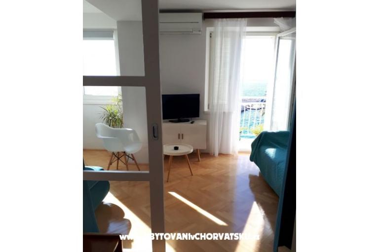 Apartments Čobrnić Kraj 75 – photo 10