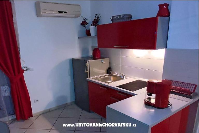 Apartments Tucepi Jakić – photo 9