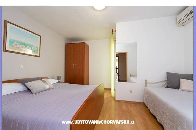 Apartments Šućur – photo 11