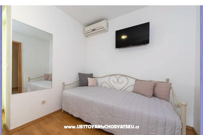 Apartments Šućur – photo 18