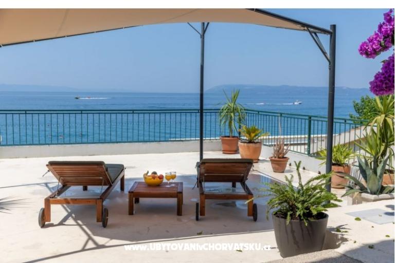 Beachfront Apartment NIVES – photo 28