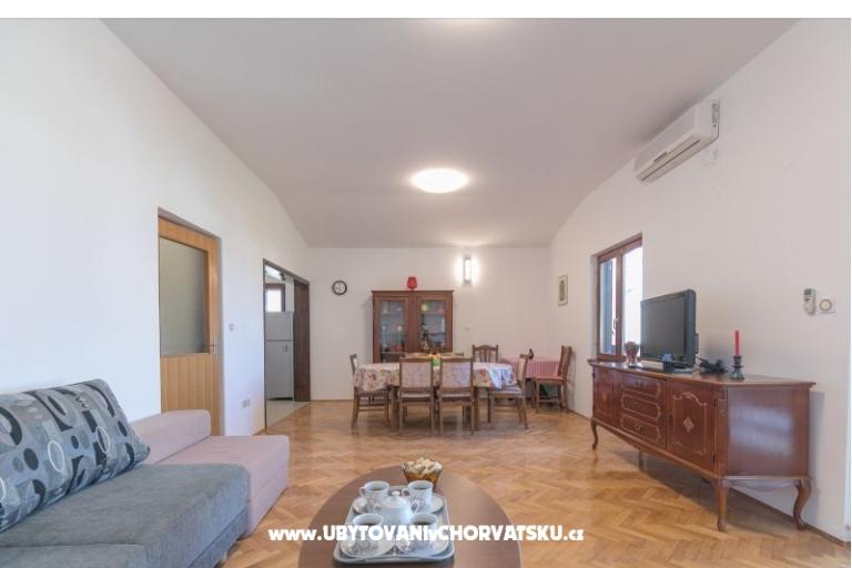Apartments Mira Grdovic – photo 11