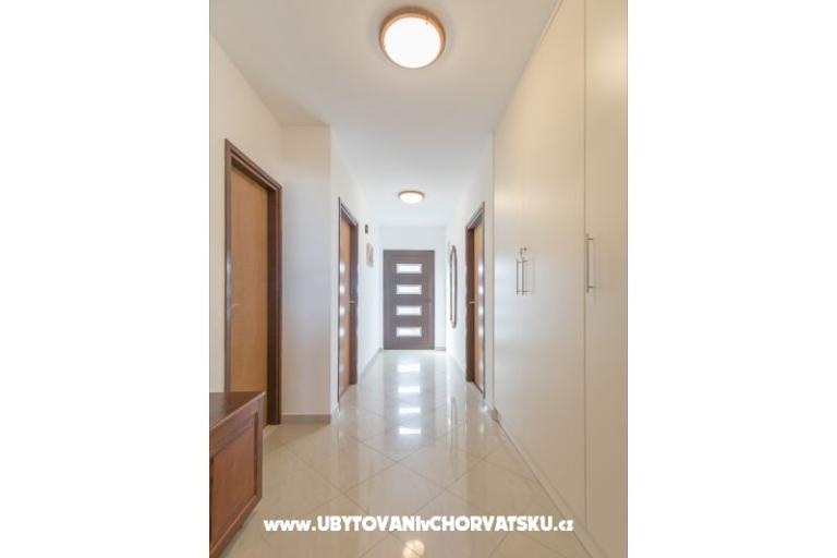 Apartments Mira Grdovic – photo 18