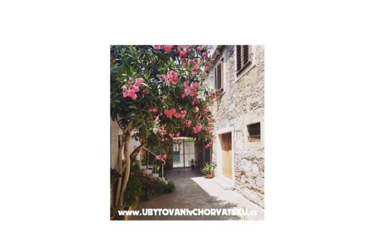 Apartments Stone House – photo 3