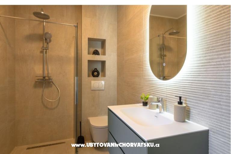House s pogledom na more Antivo – photo 19