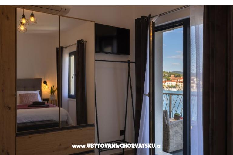 House s pogledom na more Antivo – photo 31