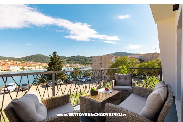 House s pogledom na more Antivo – photo 38