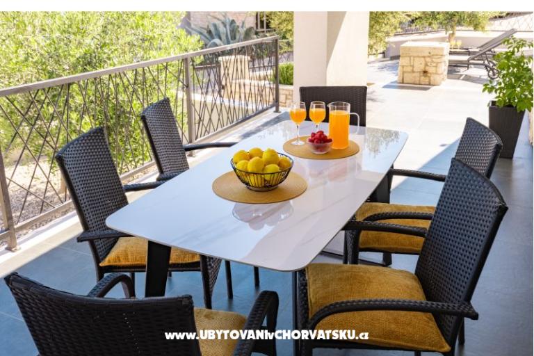 House s pogledom na more Antivo – photo 45