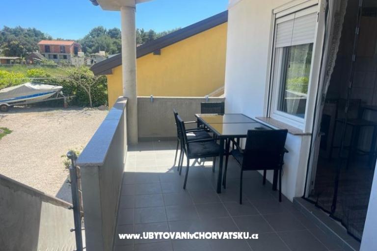 Apartments Kreć Lozice otok Vir – photo 19