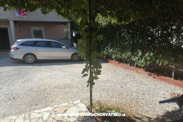 Apartments Kreć Lozice otok Vir – photo 24