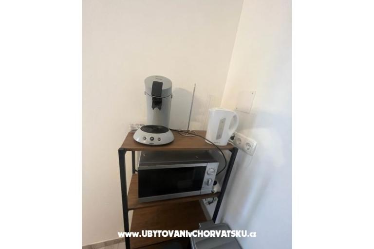 Apartments Kreć Lozice otok Vir – photo 28