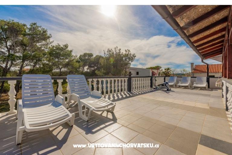 Apartments Villa Agape Vir – photo 6
