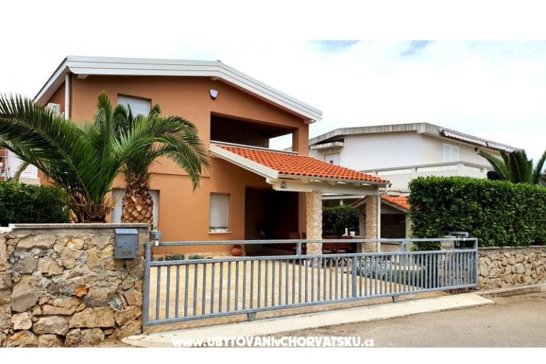 Happy Pineapple Apartments Vir – photo 9