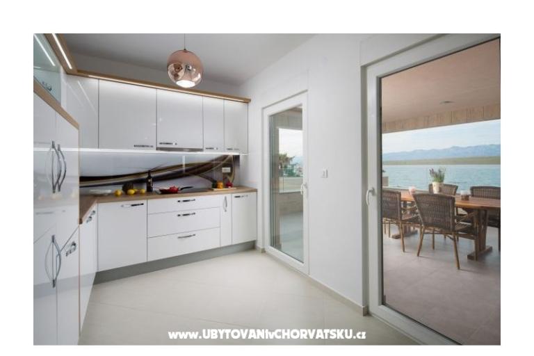 Villa Vista Royal – photo 7