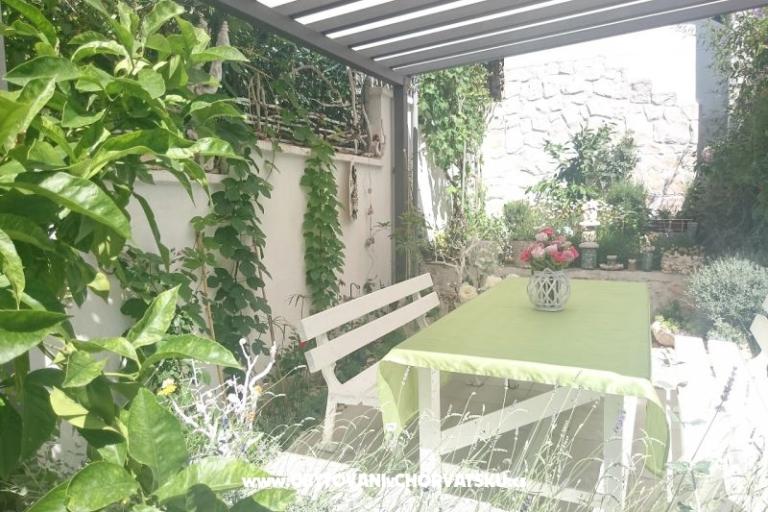 Apartments Lac - House Rak – photo 17