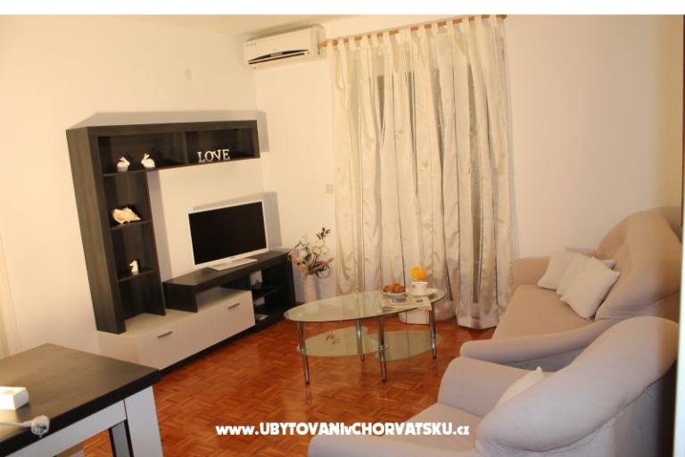 Apartments Juricev 100m to the beach – photo 11